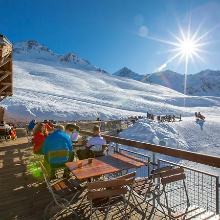 D'henri 63 Mont Blanc Views 300m To Lift - Happy Apartment Chamonix